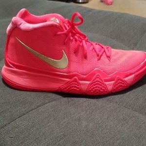 Kyrie 4 Red Carpet